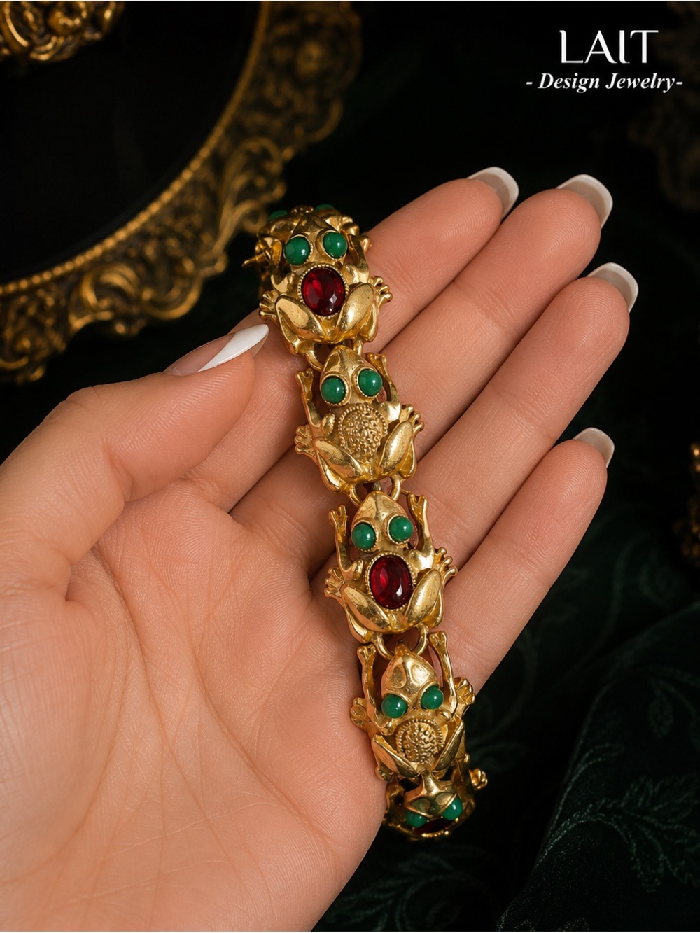 Vintage 18K Gold Plated frog bracelet with Natural stone eyes - Picture 3 of 10